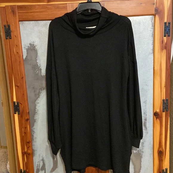 Cowl Neck Long Tunic Top - Picture 4 of 6